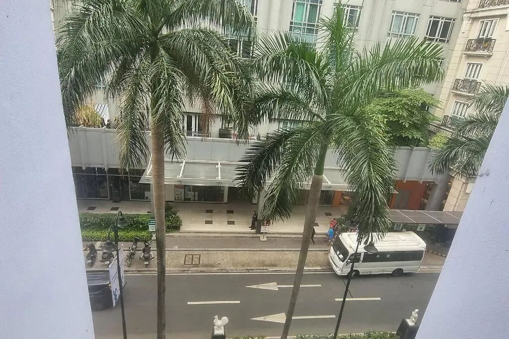 Ms Familyroom-300Mbps-Netflix-Naiat3-Resortword-Savoy Manila 0*,  Philippines