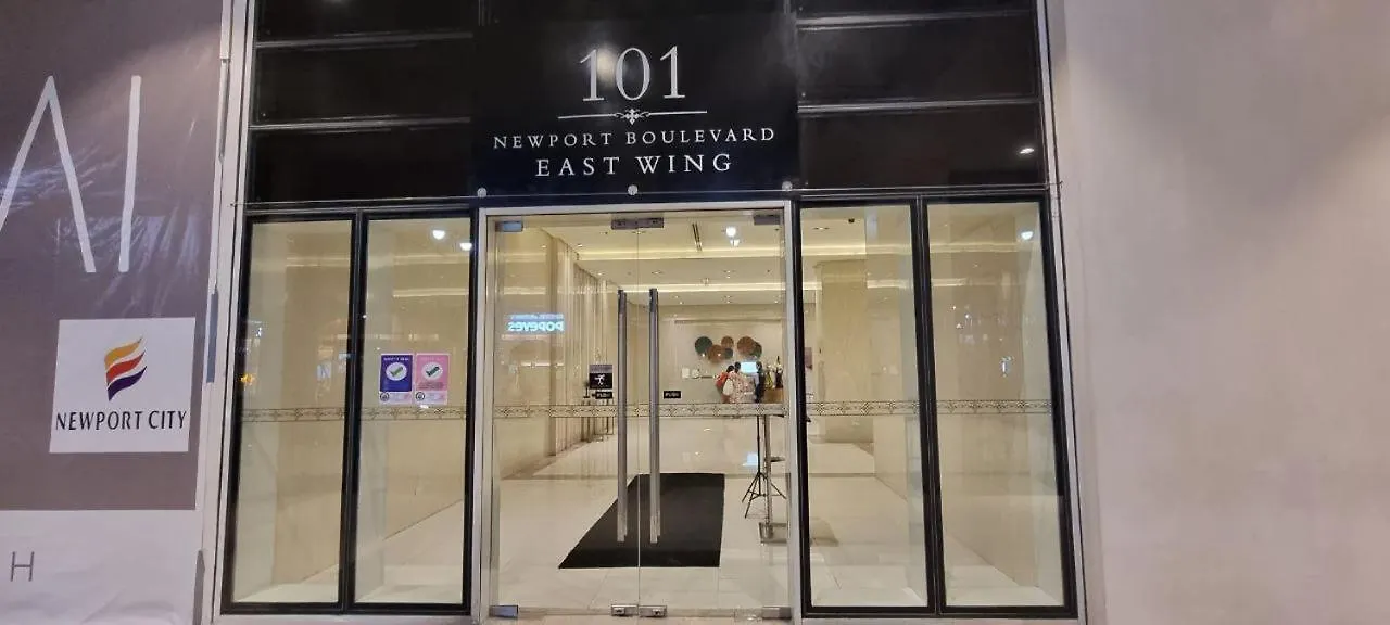 Ms Familyroom-300Mbps-Netflix-Naiat3-Resortword-Savoy Manila Apartment
