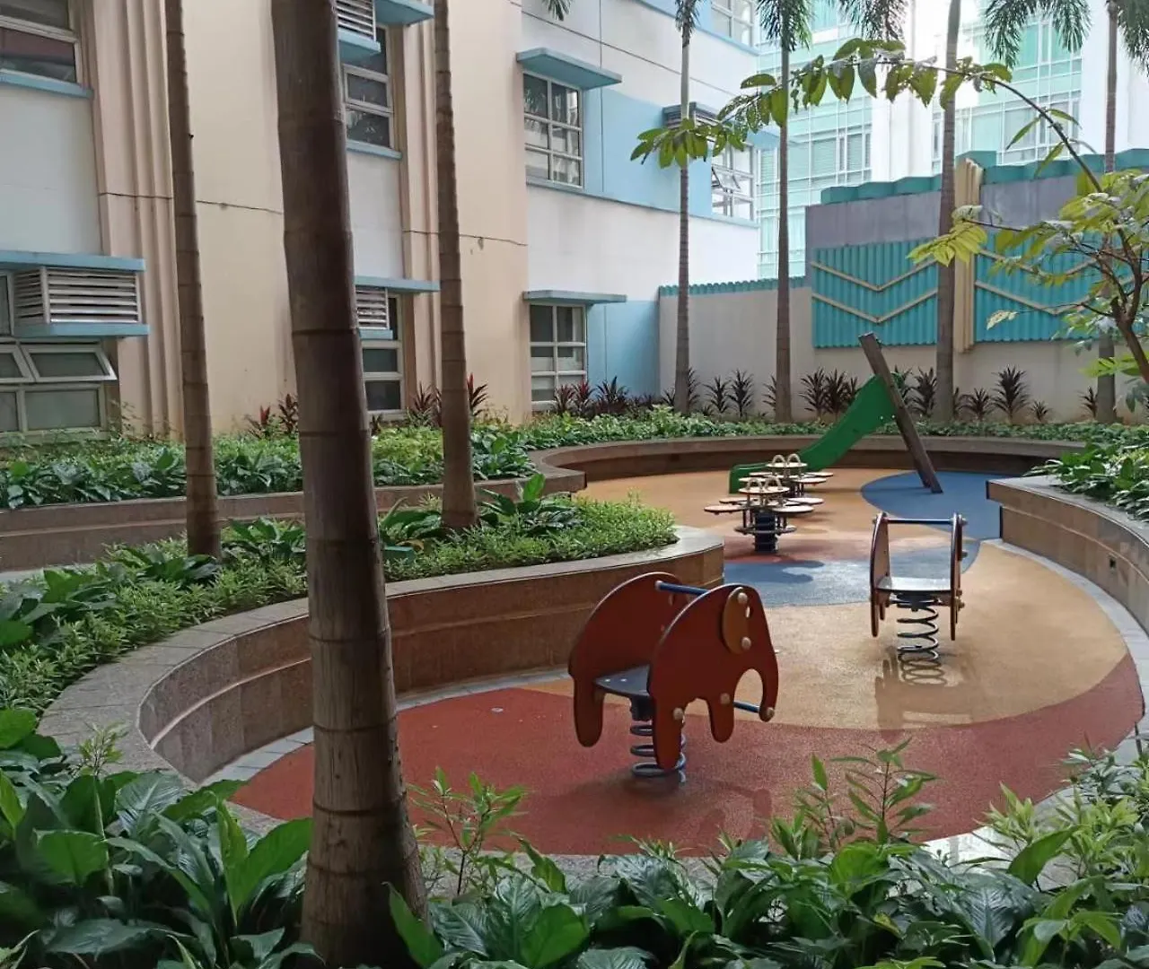 Ms Familyroom-300Mbps-Netflix-Naiat3-Resortword-Savoy Manila