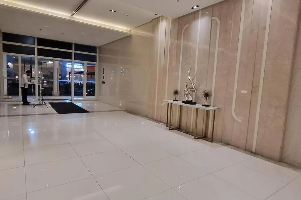 Ms Familyroom-300Mbps-Netflix-Naiat3-Resortword-Savoy Манила Апартаменты